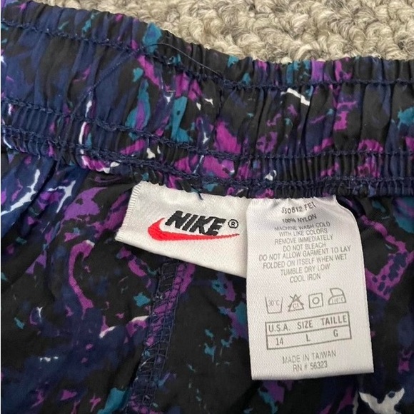 Vintage Nike shorts - Picture 3 of 7